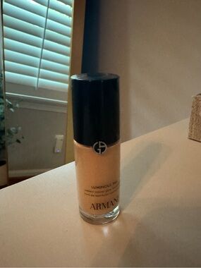 New Armani Luminous Silk Foundation (mini) 4.1